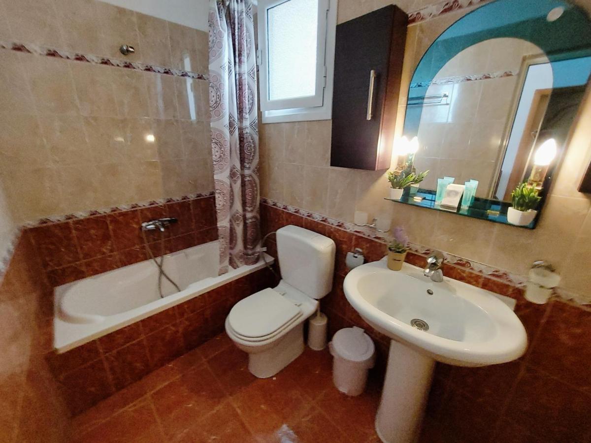 Orange Guest House Дхерми Экстерьер фото